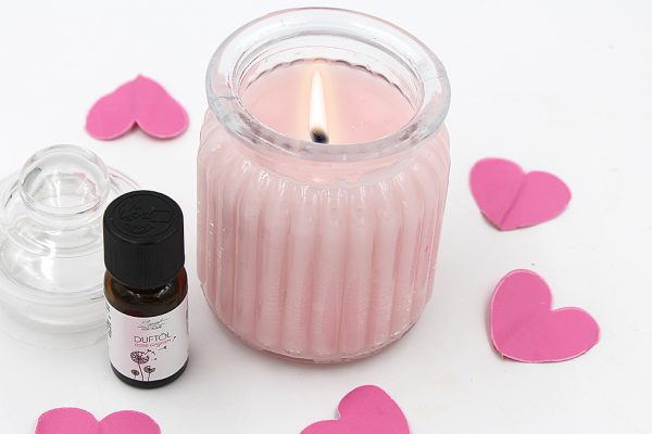Duftkerzen selber machen - selbst gemachte Anti Stress mit Rose und Lavendel