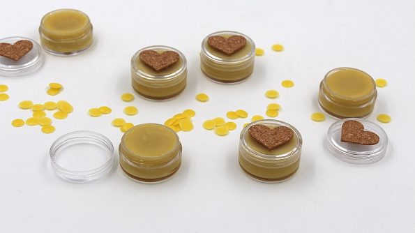 Selbst gemachter Lippenbalsam Bienenwachs