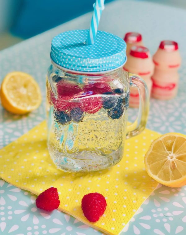Tipps für die Morgenroutine : Wasser und Yakult trinken